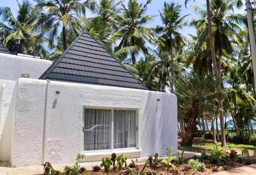 هتل Searenity Beach Villa