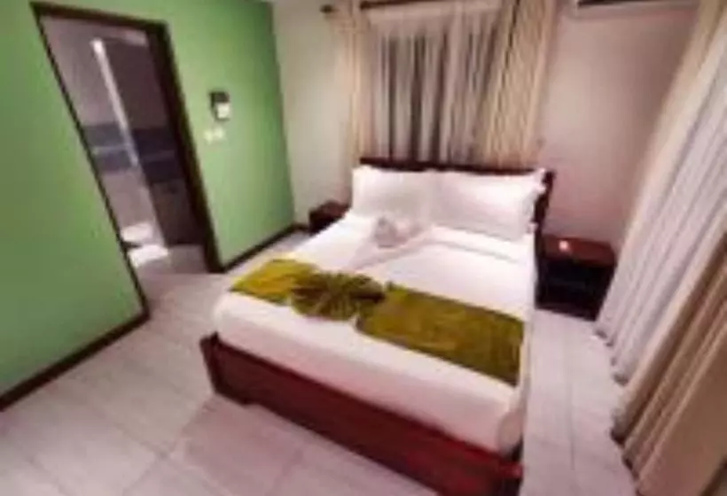 هتل Searenity Beach Villa