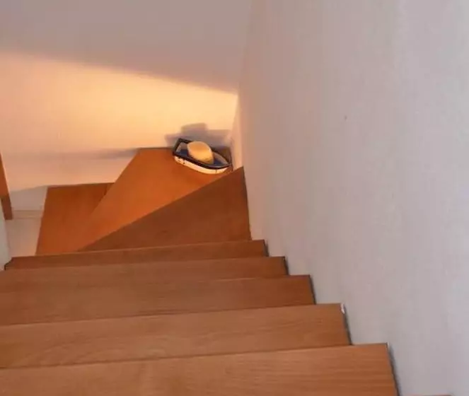 レジデンス Immaculate 3 Bed House In