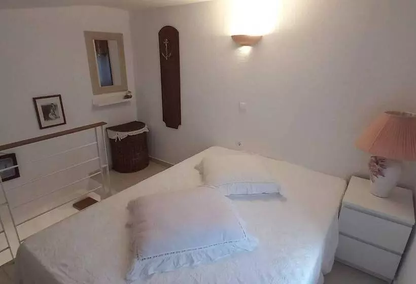 レジデンス Immaculate 3 Bed House In