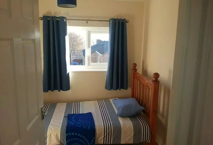 اقامتگاه Immaculate 3 Bed House In Bristol With Fast Wifi