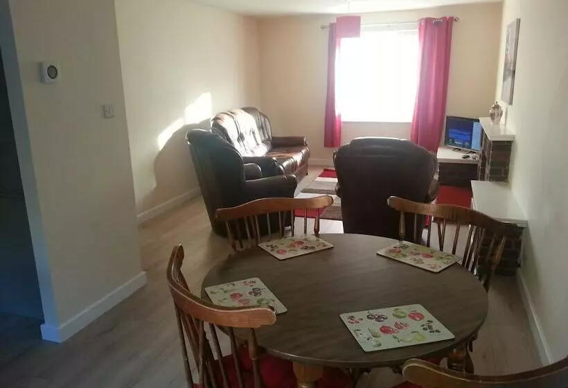 اقامتگاه Immaculate 3 Bed House In Bristol With Fast Wifi