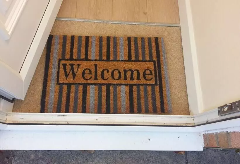 اقامتگاه Immaculate 3 Bed House In Bristol With Fast Wifi