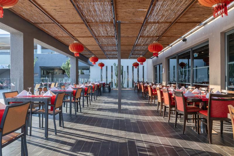 Отель Atlantica Mikri Poli Park