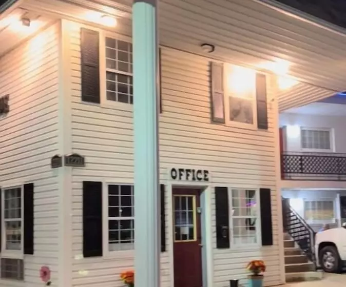 Motel Boutique By Wolf Inn