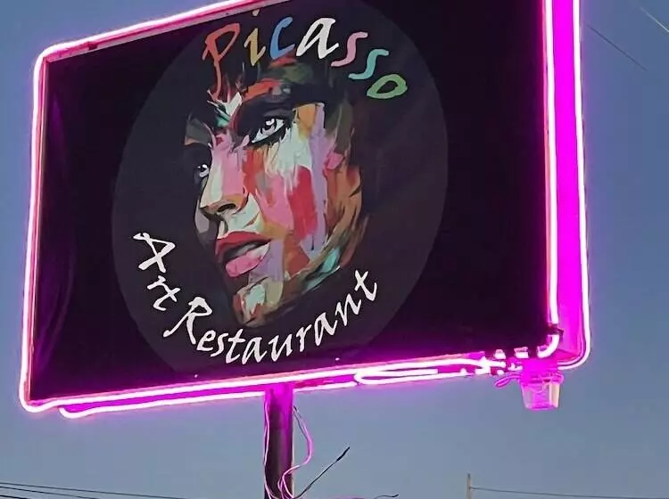 Motel Boutique By Wolf Inn