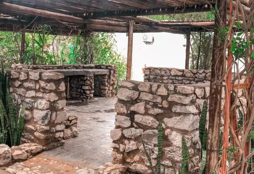 هتل Nkisi Guesthouse