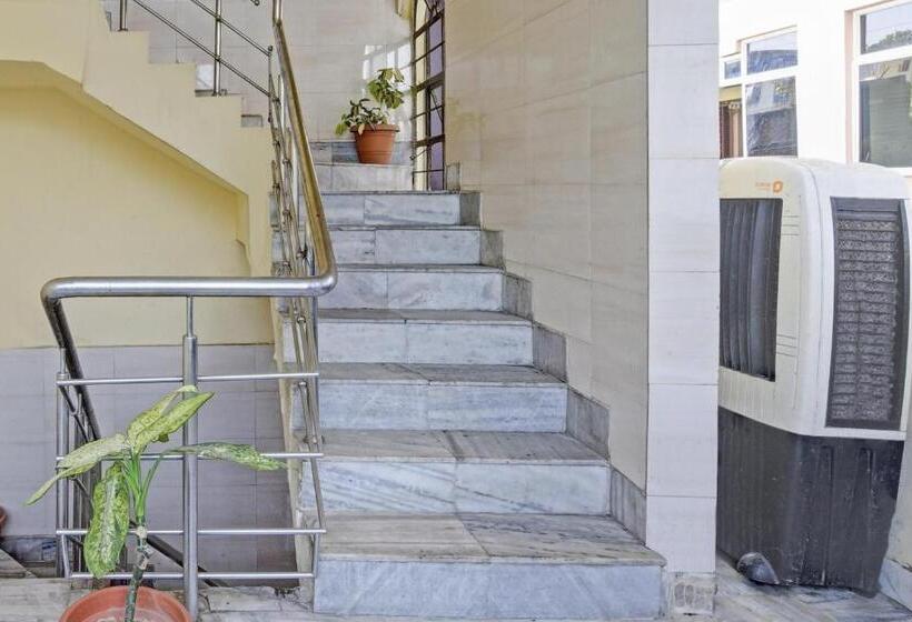 בית מלון כפרי Oyo Flagship 70205  Maheshwari Residency