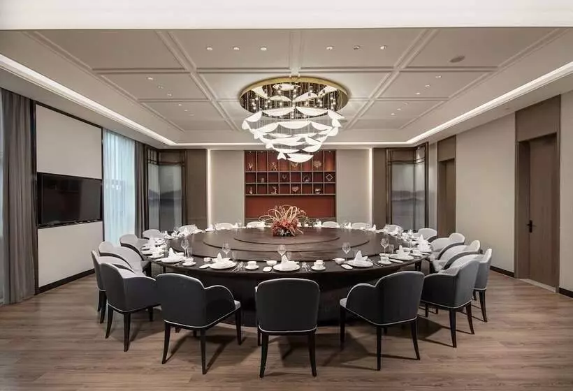 هتل Ramada By Wyndham Pinghu