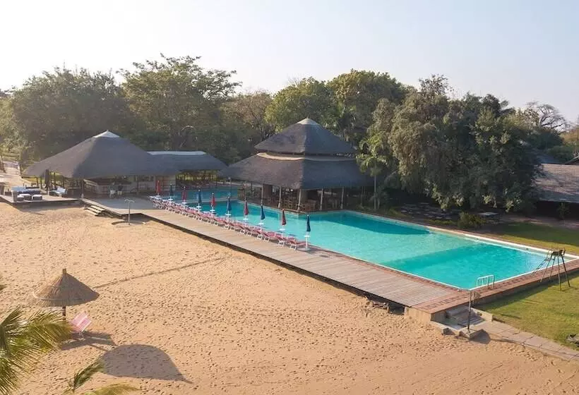 هتل The Makokola Retreat