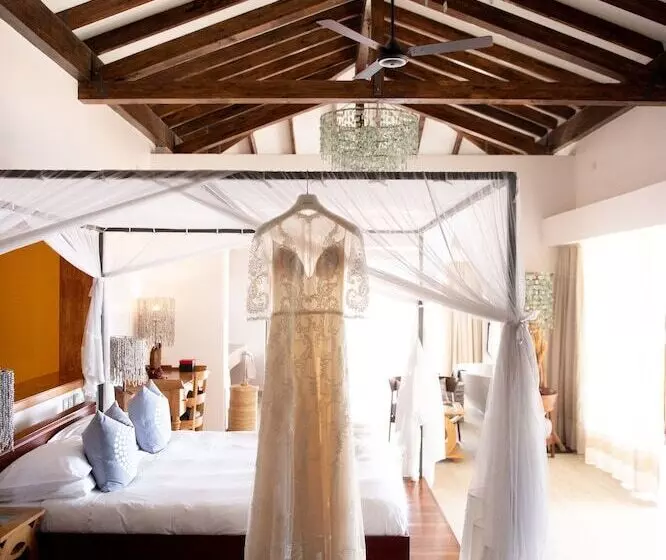 هتل The Makokola Retreat