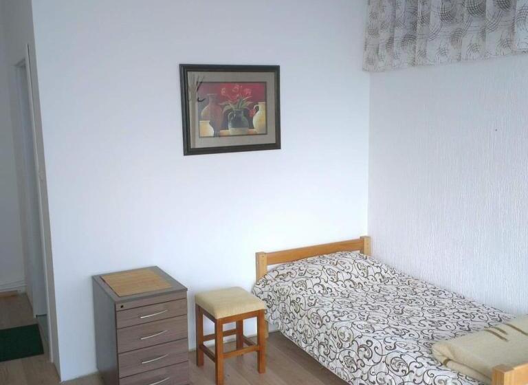 مُتل Majska Rosa