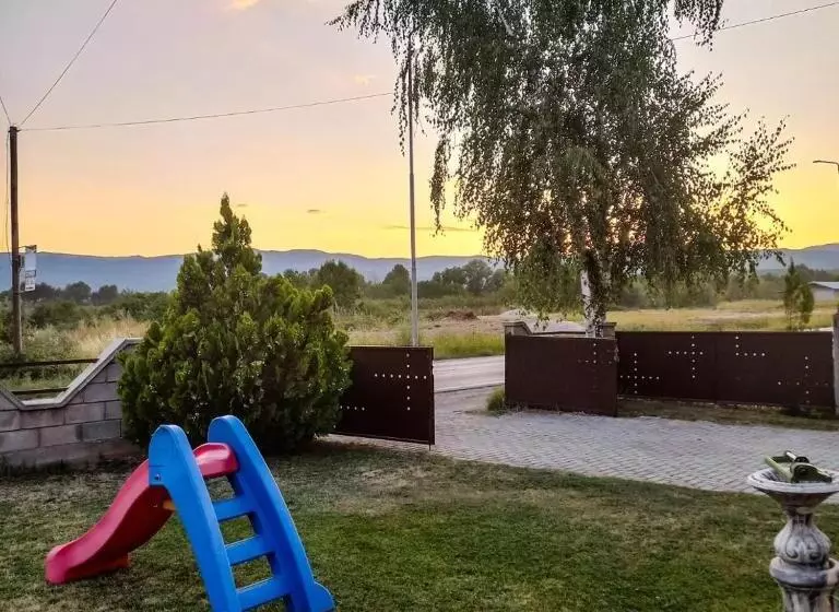 مُتل Majska Rosa