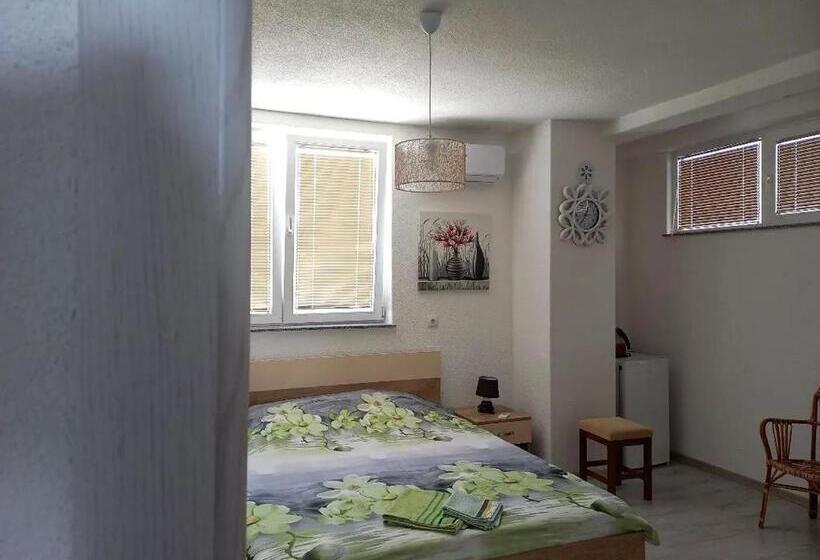 مُتل Majska Rosa