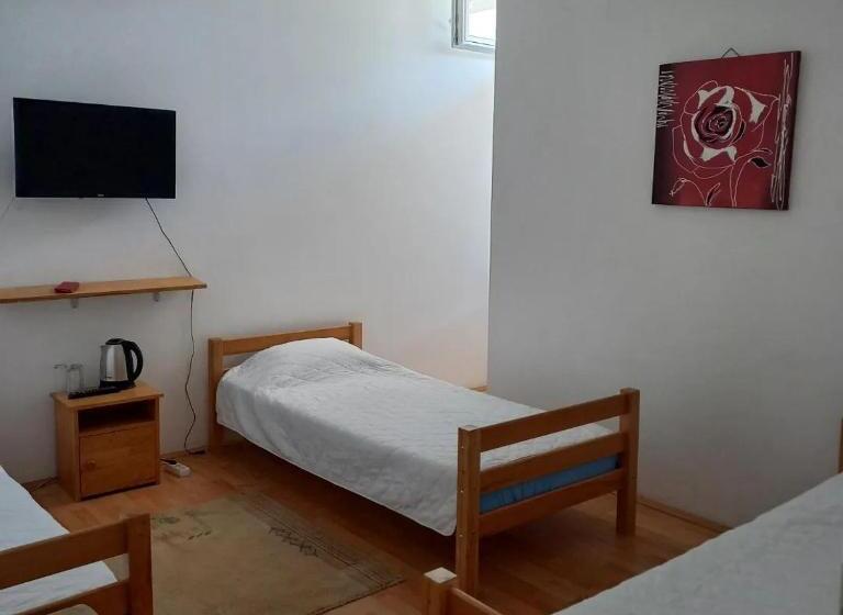 مُتل Majska Rosa