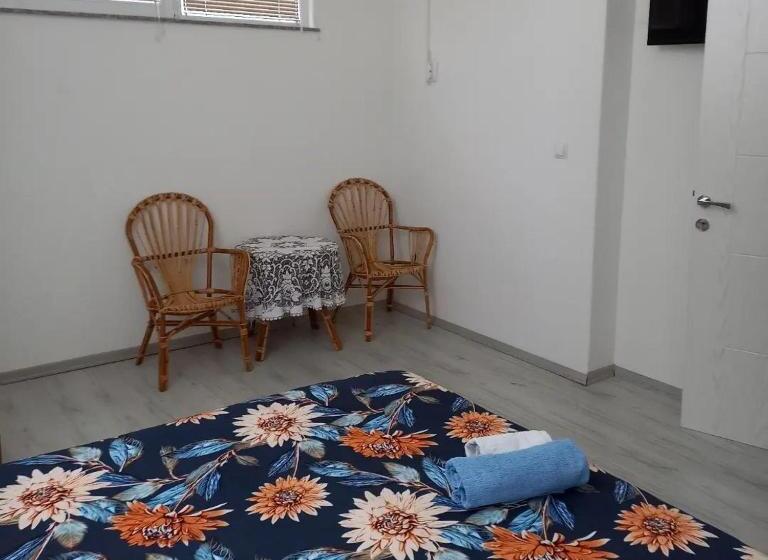 مُتل Majska Rosa