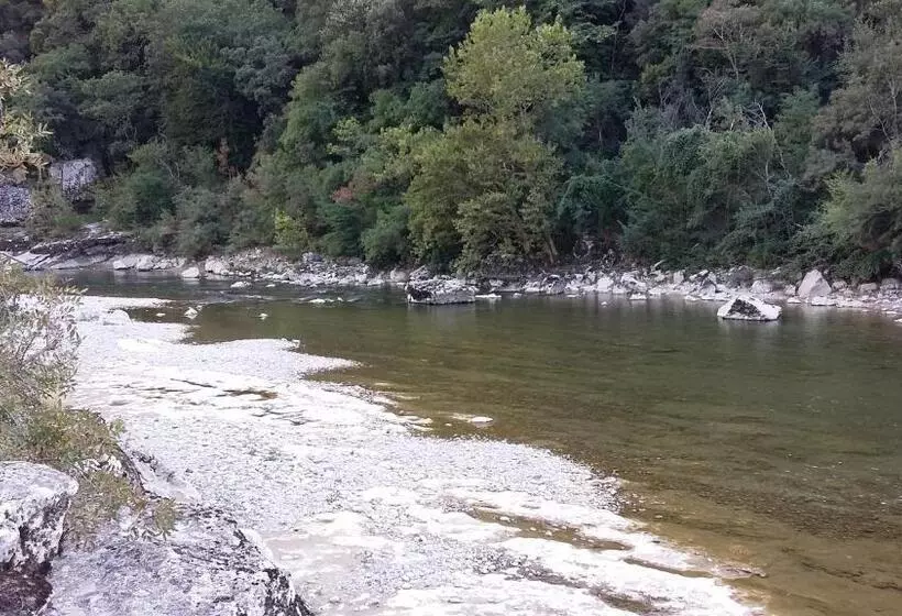Aamiaismajoitus (B&B) Chambre En Ardèche Du Sud