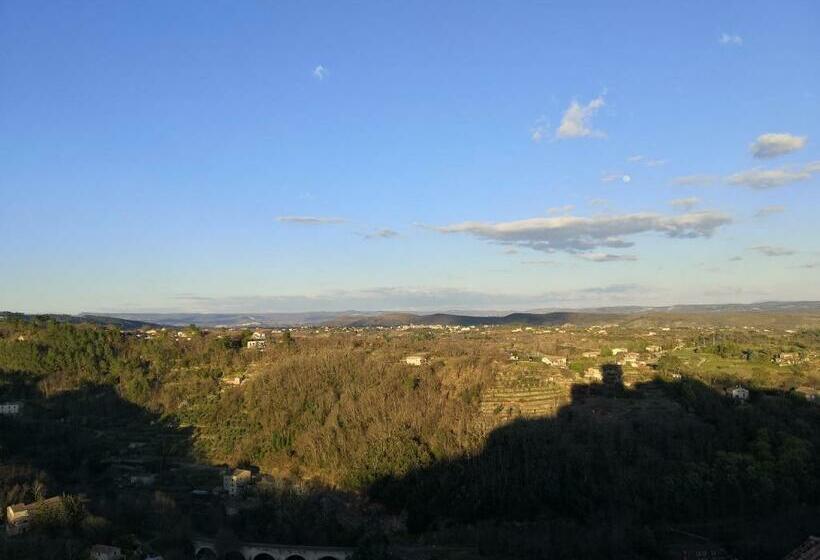 צימר Château De Montréal