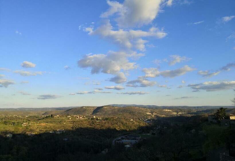 צימר Château De Montréal