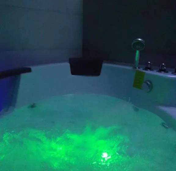 ベッドアンドブレックファースト Le Bourget   Suite Romantique