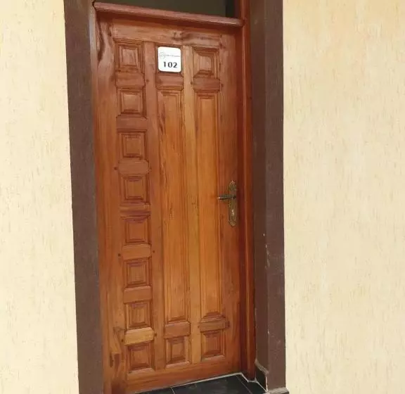 هتل 401 Restaurant & Accommodation