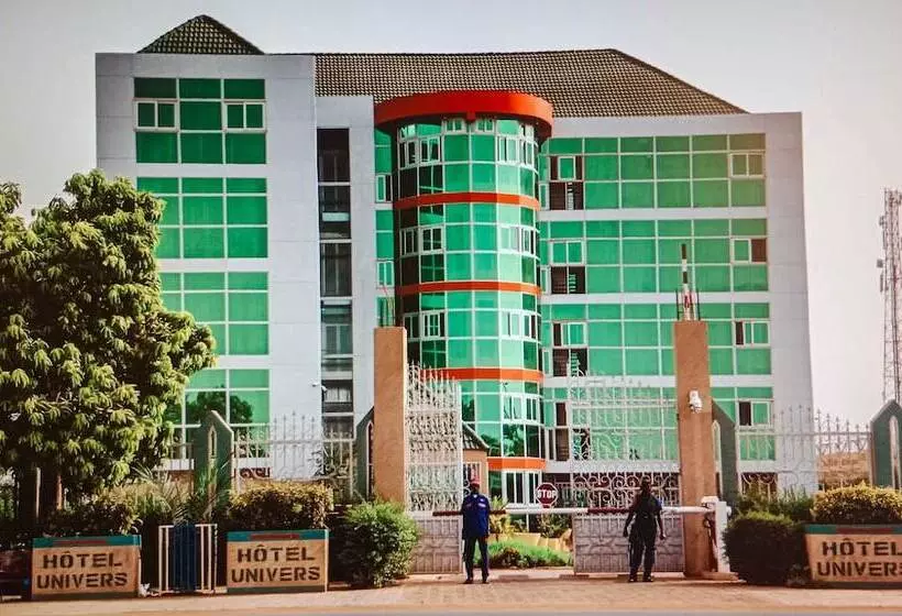 Hotelli Univers 3 Aeroport Luxe