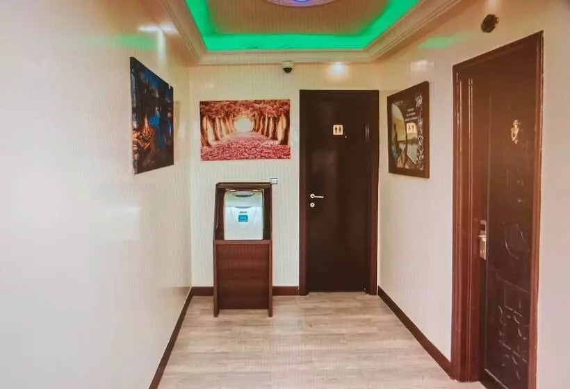 Hotelli Univers 3 Aeroport Luxe