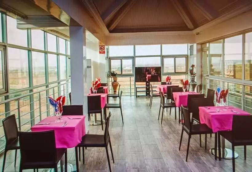 Hotelli Univers 3 Aeroport Luxe