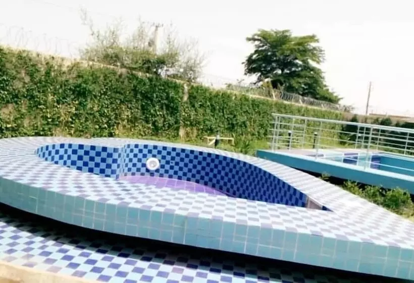 Hotelli Univers 3 Aeroport Luxe