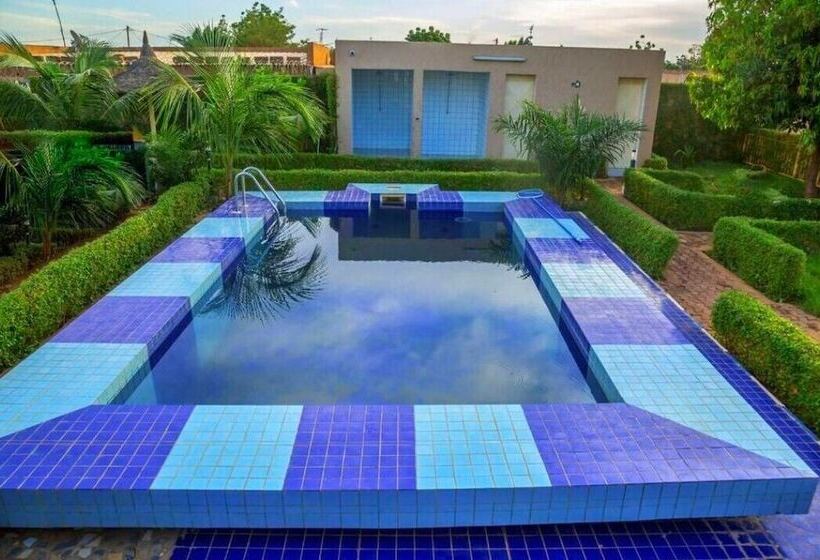 هتل Univers 3 Aeroport Luxe