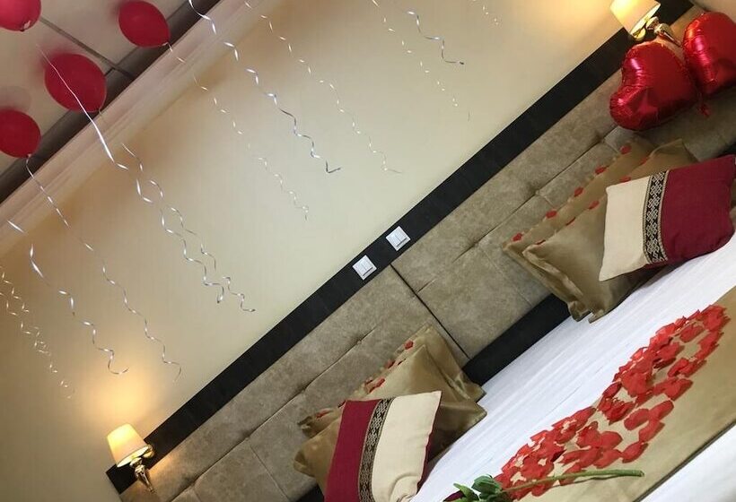 هتل Univers 3 Aeroport Luxe