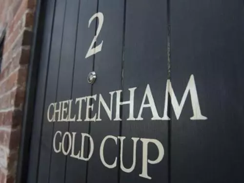 Retkeilymaja Crown & Horns