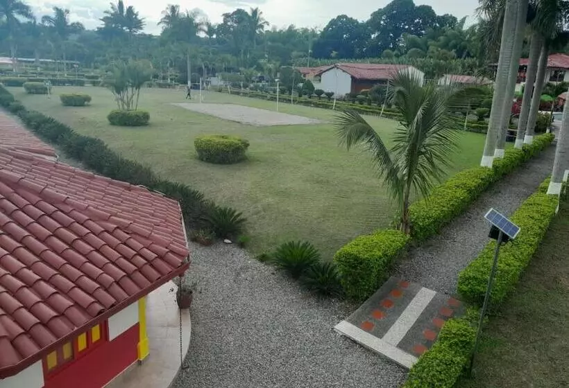 ホテル Campestre Los Tucanes