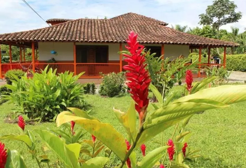 ホテル Campestre Los Tucanes