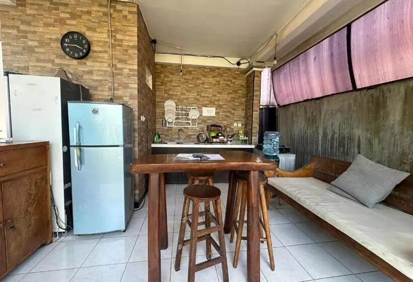 Hotelli Pucuk Bali Guest House Canggu