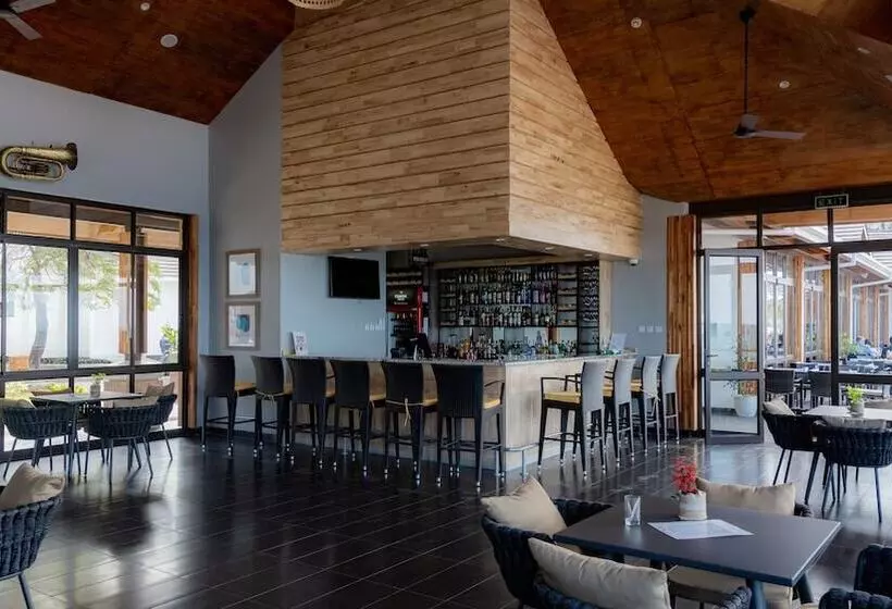 هتل Sunbird Waterfront