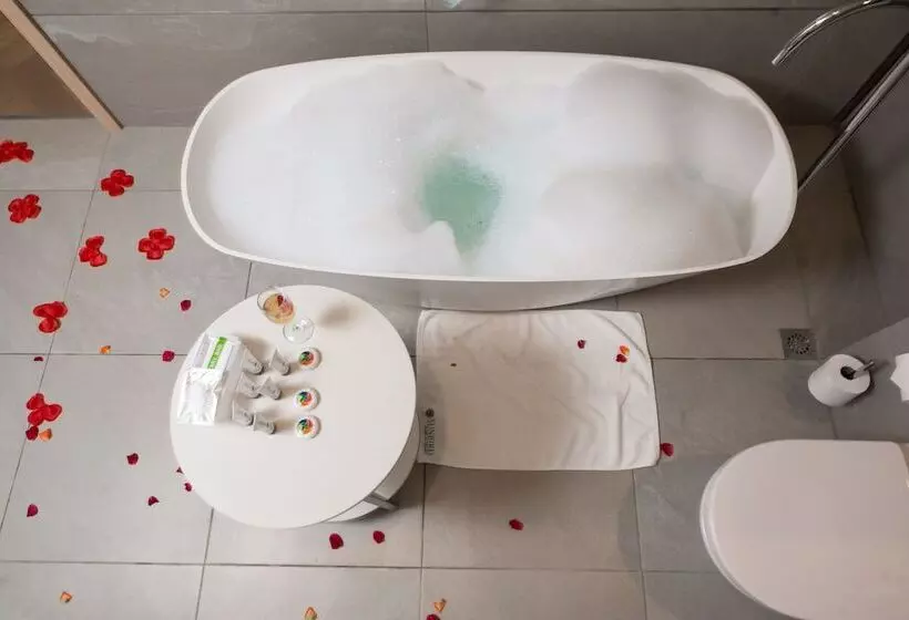 هتل Sunbird Waterfront