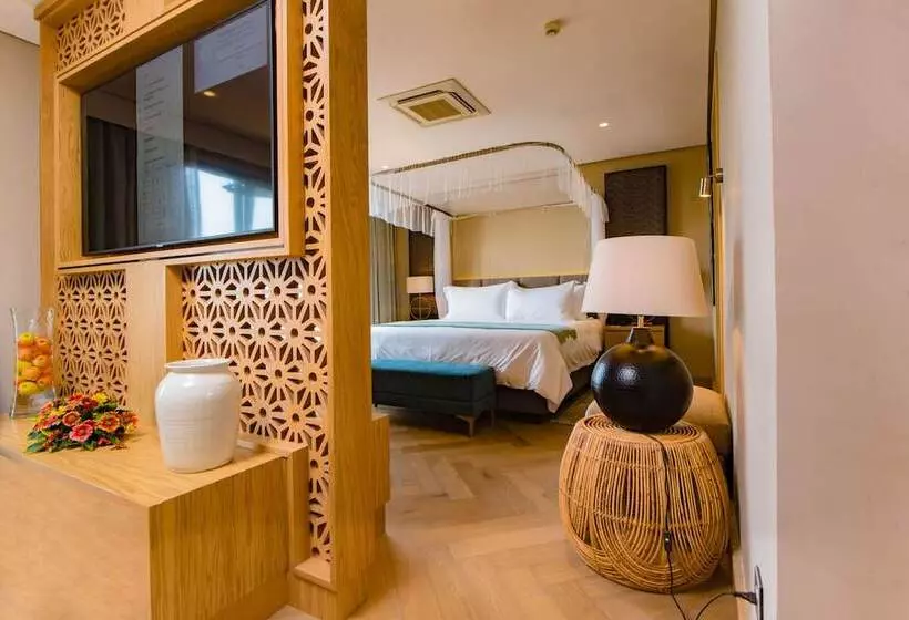 هتل Sunbird Waterfront