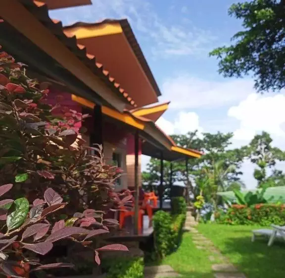 Majatalo Cliff View Bungalows