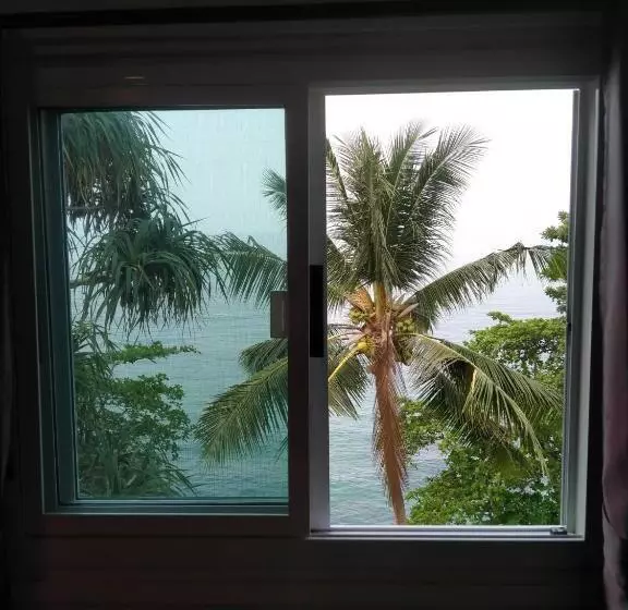 Majatalo Cliff View Bungalows