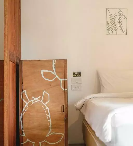 The Dearly Koh Tao Hostel Padi 5 Star Dive Resort