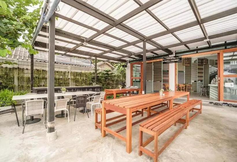 The Dearly Koh Tao Hostel Padi 5 Star Dive Resort