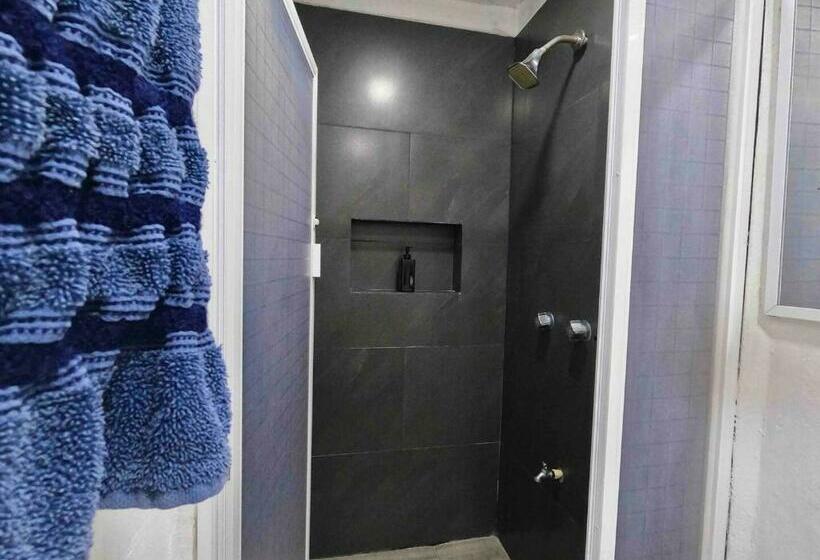 هاستل La Perle Noire   Auberge