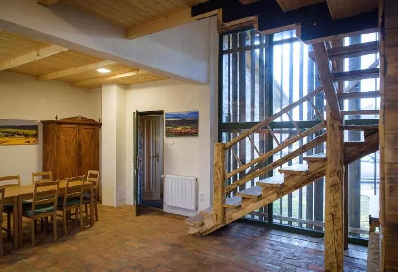 Retkeilymaja Válaszút Fogadó