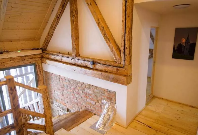 Retkeilymaja Válaszút Fogadó