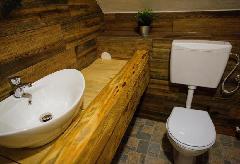 ユースホステル Válaszút Fogadó