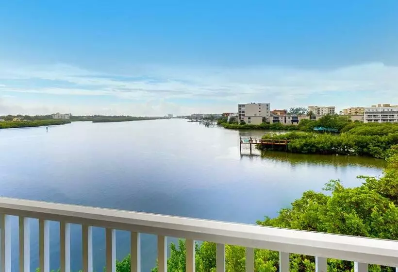 Hotelli Captain S Cove #207