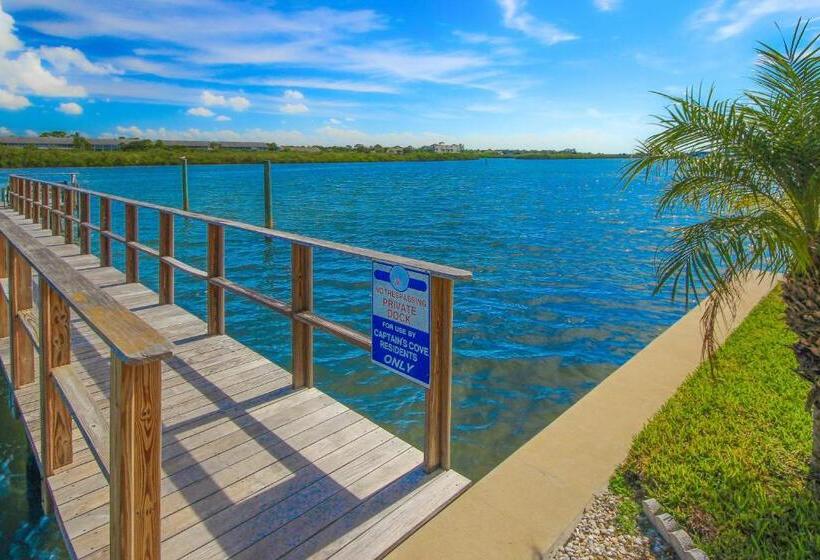 ホテル Captain S Cove #207