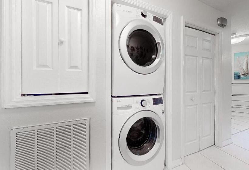 ホテル Captain S Cove #207