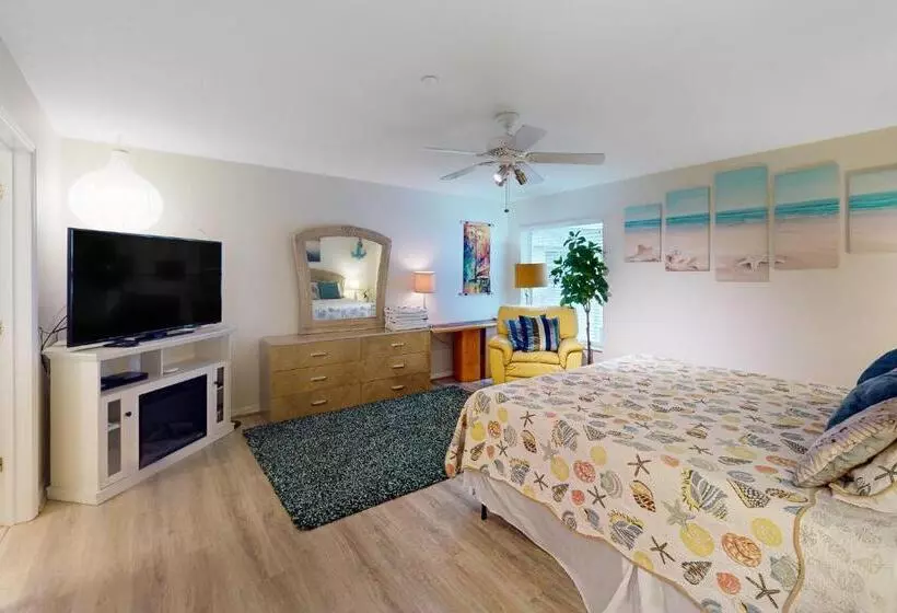 Hotelli Captain S Cove #207